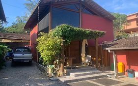Casa chalé itamambuca